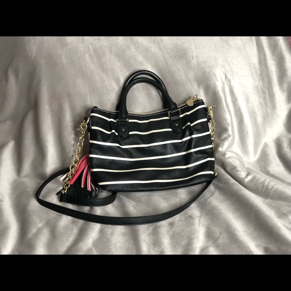 Betsey Johnson shoulder/handheld purse - Picture 2 of 3